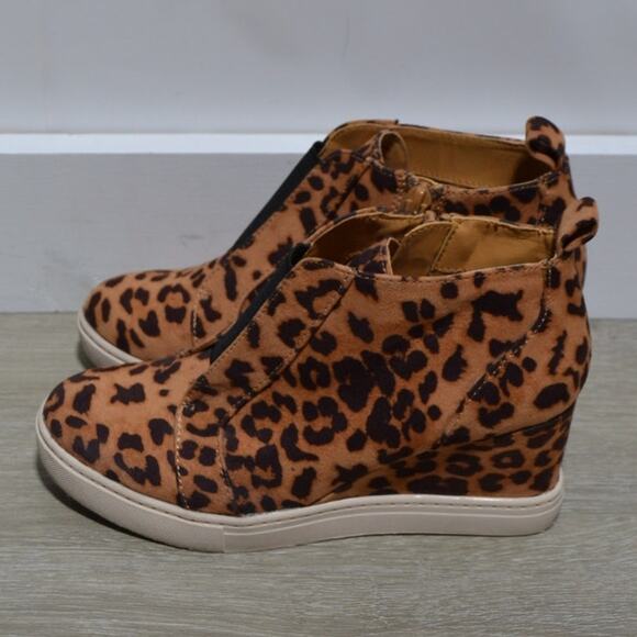 A New Day Woman's Leopard Print Wedge Sneakers Size 5 - Picture 3 of 9